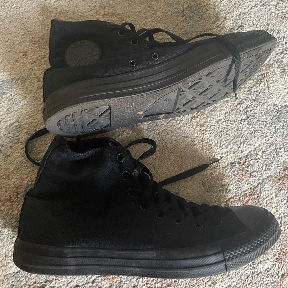 Black Canvas Converse Hi top sz 10.5